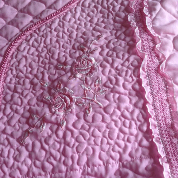 Vintage Bedspread Twin Size Pink Quilted Bedding - Picture 2 of 7